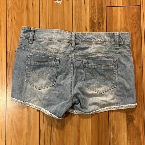 Cache Jean shorts - Picture 4 of 4